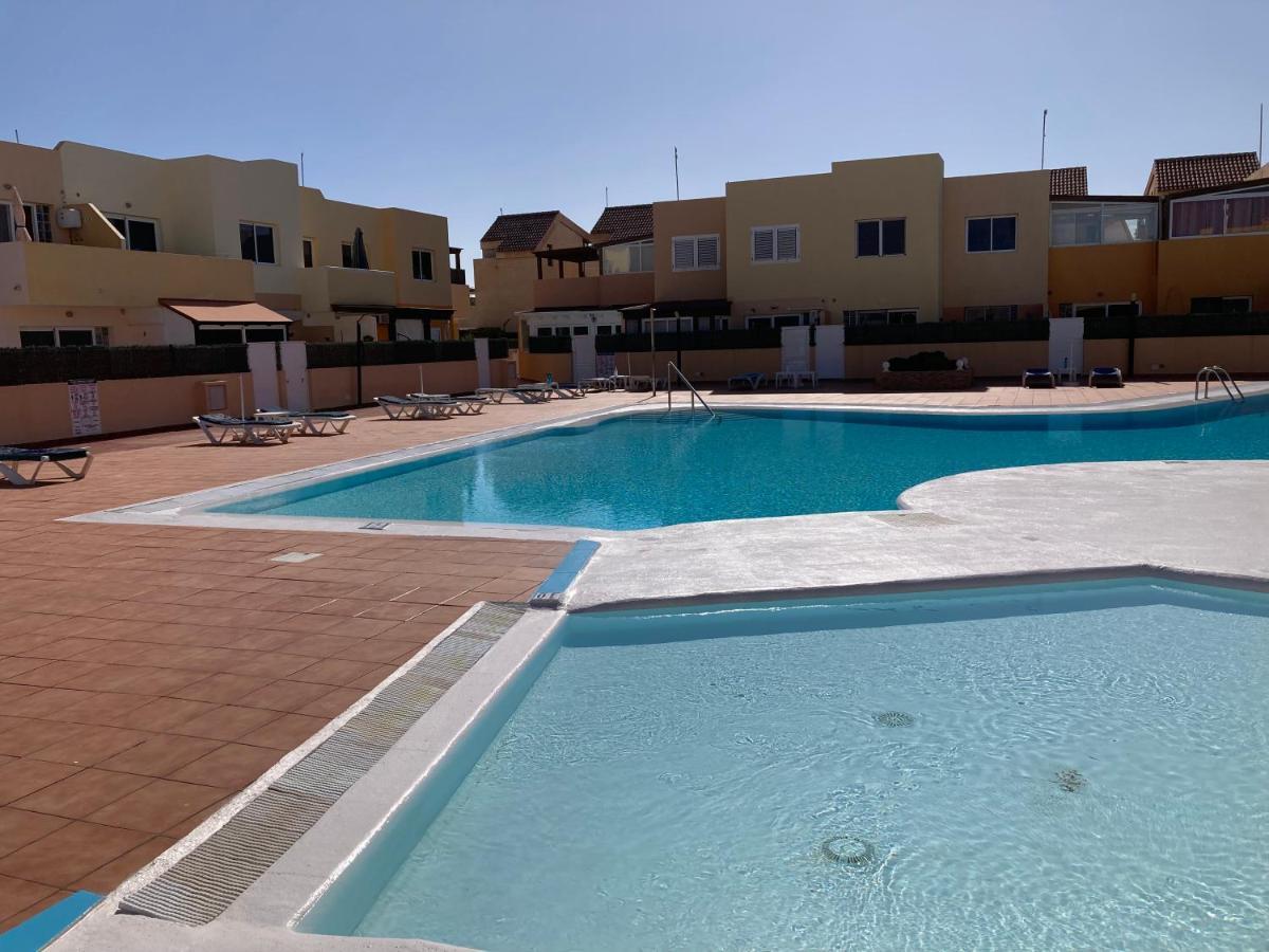 2 Bedroom Pool Apartment Close To Beach Rocky Point Corralejo Kültér fotó